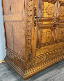 Hot Pamono French Oak Carved Nightstand