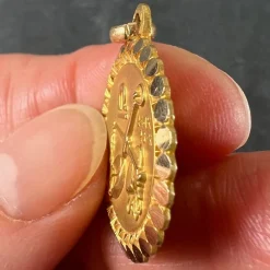Pamono French Perroud Large Libra Zodiac Starsign 18k Yellow Gold Charm Pendant, 1930s><noscript><img width=