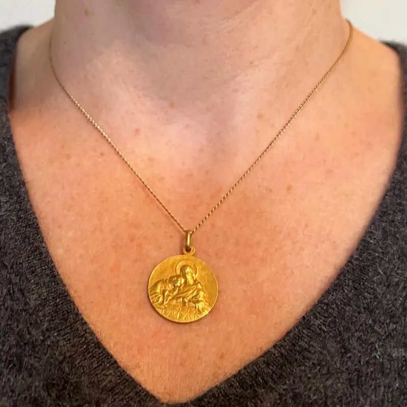 Pamono French Religious Medal Jesus Christ Holy Communion 18k Yellow Gold Charm Pendant, 1890s> Necklaces