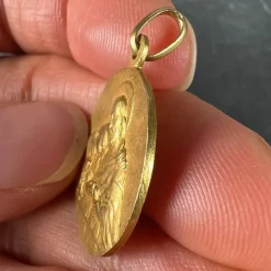 Pamono French Religious Medal Jesus Christ Holy Communion 18k Yellow Gold Charm Pendant, 1890s><noscript><img width=