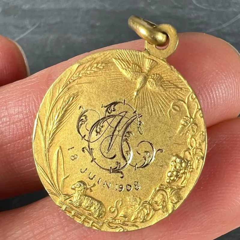 Pamono French Religious Medal Jesus Christ Holy Communion 18k Yellow Gold Charm Pendant, 1890s> Necklaces