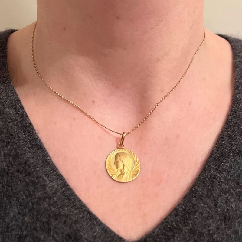 Pamono French Religious Virgin Mary 18k Yellow Gold Medal Pendant, 1890s> Necklaces