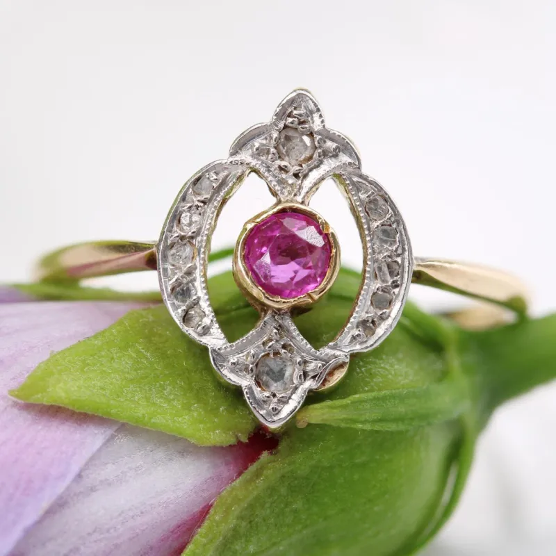 Pamono French Rubies and Diamonds Ring in 18 Karat Yellow Gold> Rings