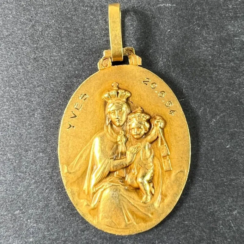 Pamono French Sacred Heart Madonna and Child 18k Yellow Gold Medal Pendant from Perriat, 1930s> Necklaces