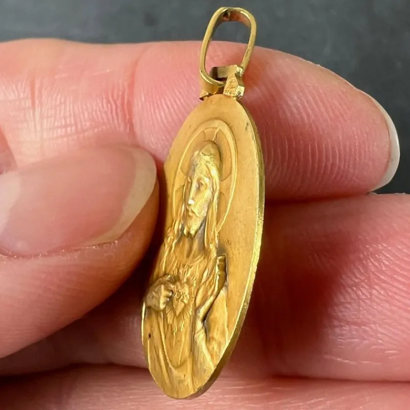 Pamono French Sacred Heart Madonna and Child 18k Yellow Gold Medal Pendant from Perriat, 1930s> Necklaces
