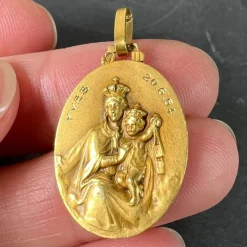 Pamono French Sacred Heart Madonna and Child 18k Yellow Gold Medal Pendant from Perriat, 1930s><noscript><img width=