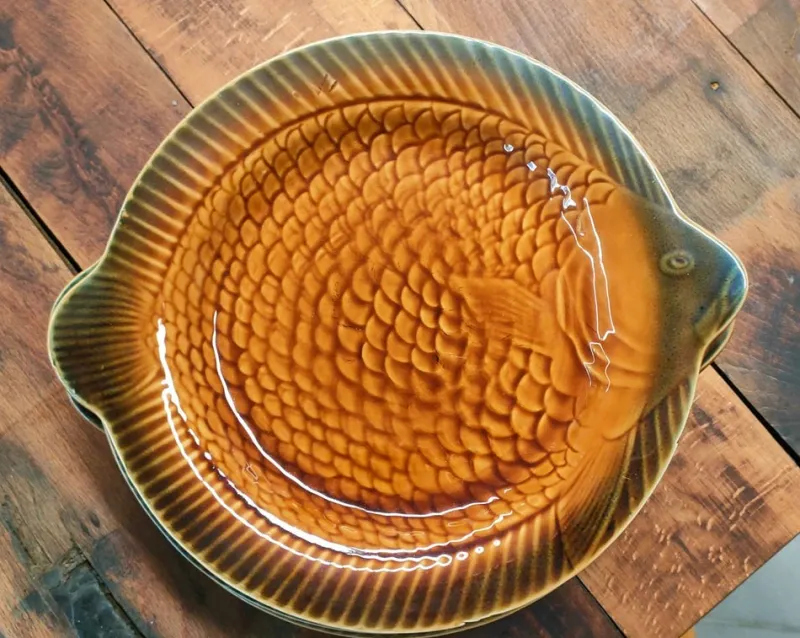 Discount Pamono French Service in the Shape of a Fish in Majolica from Sarreguemines, 1970s, Set of 15