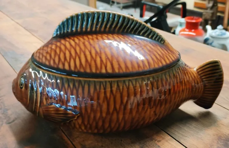 Discount Pamono French Service in the Shape of a Fish in Majolica from Sarreguemines, 1970s, Set of 15