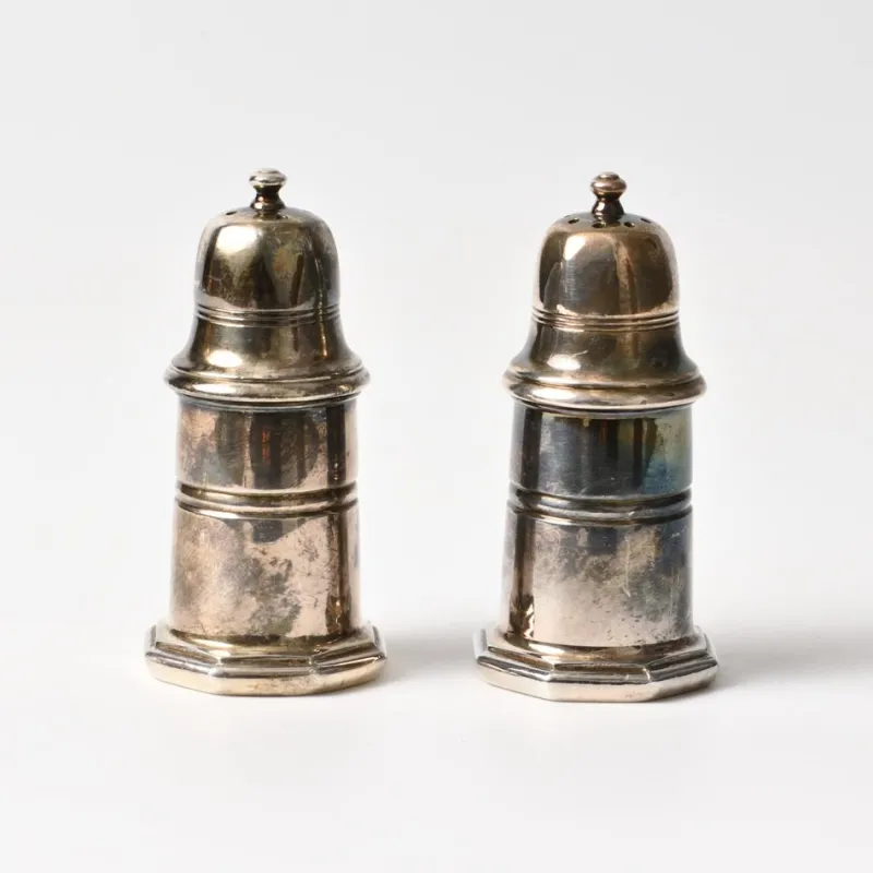 Pamono French Silver-Plated Salt and Pepper Shakers from Christofle, 1970s, Set of 2> Salt & Pepper Shakers