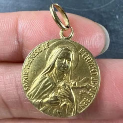 Pamono French St Therese 18k Yellow Gold Religious Medal Pendant, 1920s><noscript><img width=