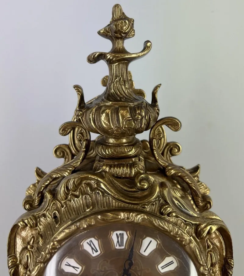 Hot Pamono French Style Clock in Gilt Brass