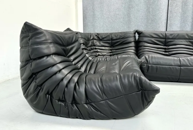 Pamono French Togo Living Room Set in Black Leather by Michel Ducaroy for Ligne Roset., Set of 3> Living Room Sets
