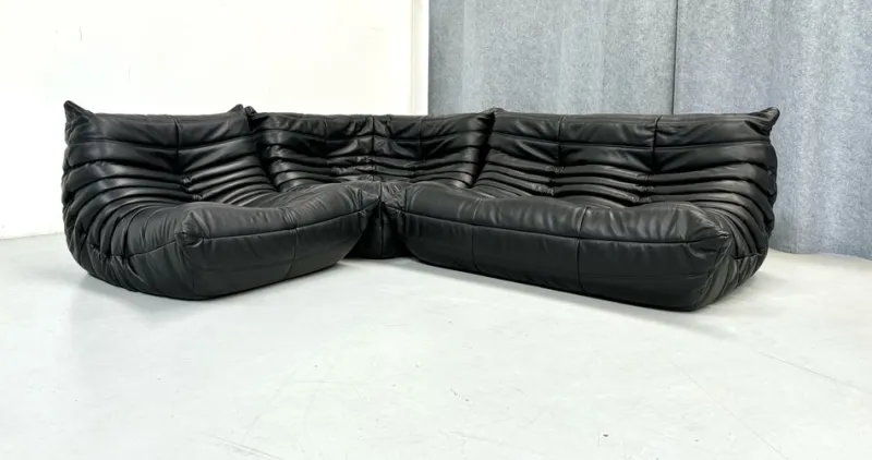 Pamono French Togo Living Room Set in Black Leather by Michel Ducaroy for Ligne Roset., Set of 3> Living Room Sets