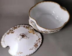 Pamono French Tureen in White Porcelain and Gold Decoration from Haviland & Co., 1902