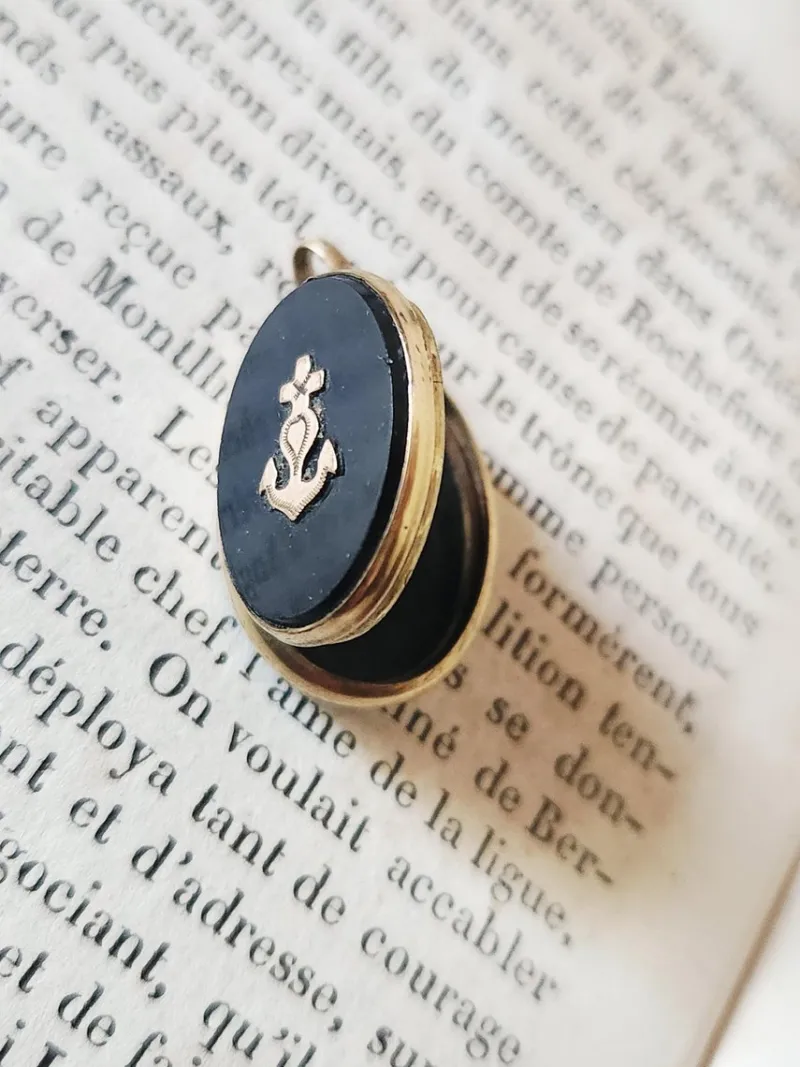 Pamono French Victorian Onyx Maritime Lucky Charm Locket with Gold-Filled Heart Anchor