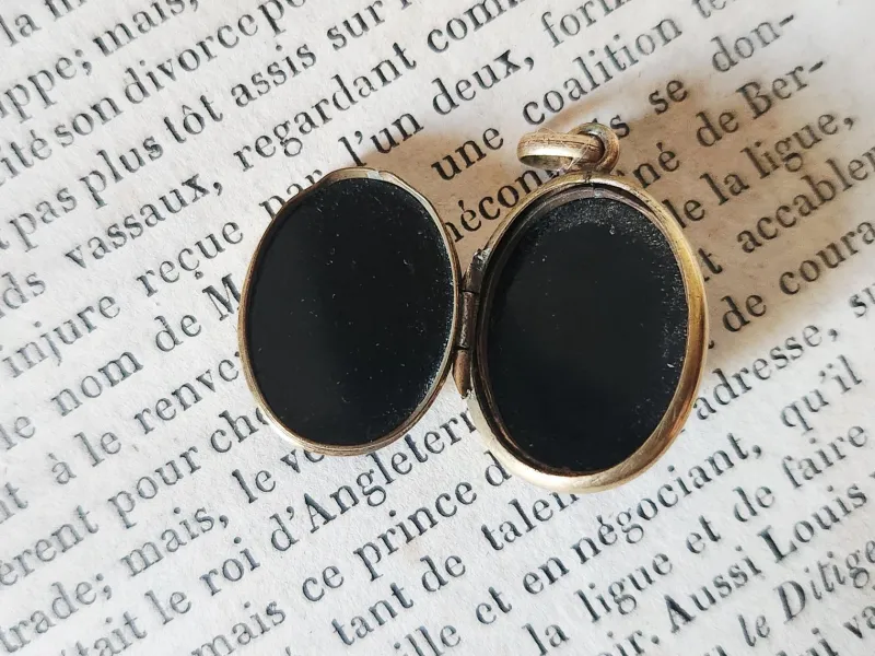 Pamono French Victorian Onyx Maritime Lucky Charm Locket with Gold-Filled Heart Anchor