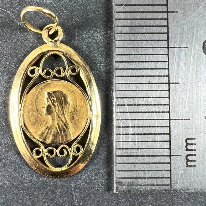 Hot Pamono French Virgin Mary Filigree Charm Pendant in 18k Yellow Gold, 1890s
