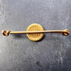 Pamono French Virgin Mary Medal Safety Pin 18k Yellow Gold Charm Brooch, 1920s><noscript><img width=