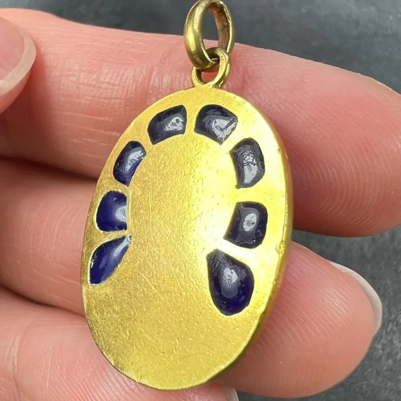 New Pamono French Virgin Mary Plique a Jour Enamel 18k Yellow Gold Pendant Medal from Pierly, 1920s