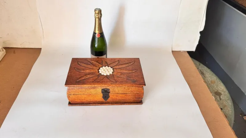 Pamono French Wooden Box with Geometric Floral Ceramic Inlay, 1950s> Trunks Crates & Baskets