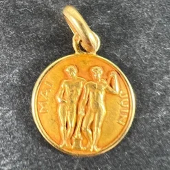 Sale Pamono French Zodiac Gemini Starsign 18k Yellow Gold Charm Pendant, 1940s