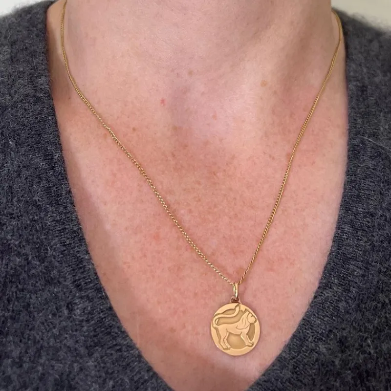 Pamono French Zodiac Leo Starsign 18k Yellow Gold Charm Medal Pendant, 1970s> Necklaces