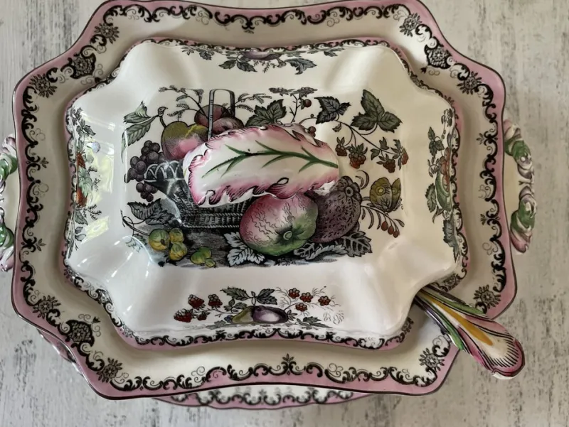 Pamono Fruit Basket Soup Tureen with Serving Plates and Ladle, 1950s, Set of 4> Serving Dishes