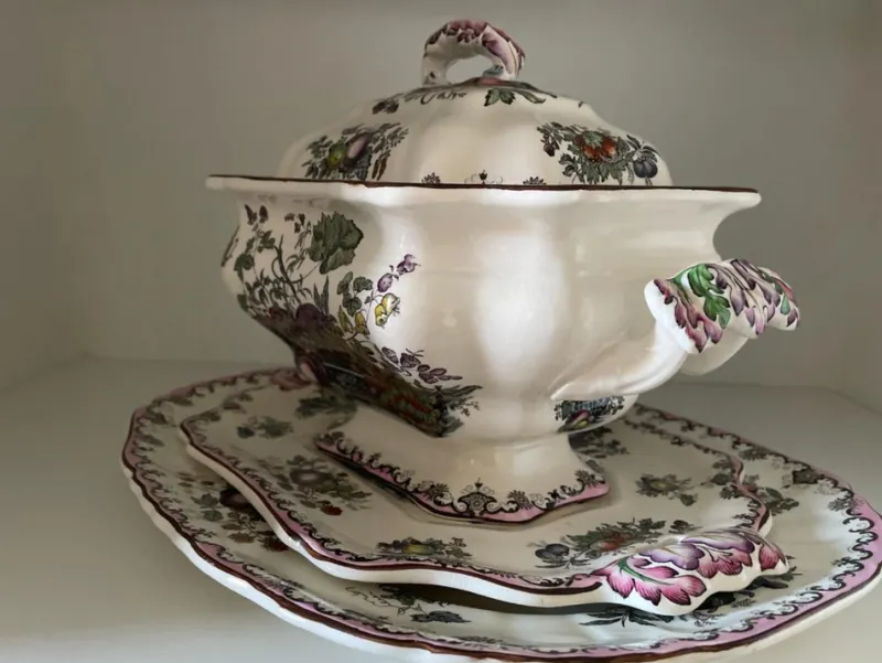 Pamono Fruit Basket Soup Tureen with Serving Plates and Ladle, 1950s, Set of 4> Serving Dishes