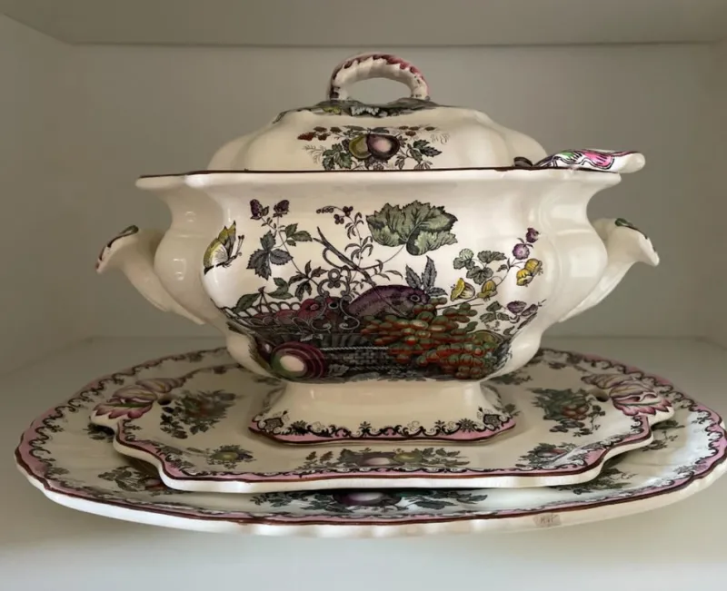 Pamono Fruit Basket Soup Tureen with Serving Plates and Ladle, 1950s, Set of 4> Serving Dishes