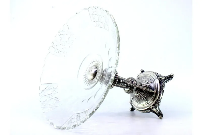 Pamono Fruit Bowl Centerpiece in Silver and Cut Glass with Acanthus Leaves and Applications> Bowls