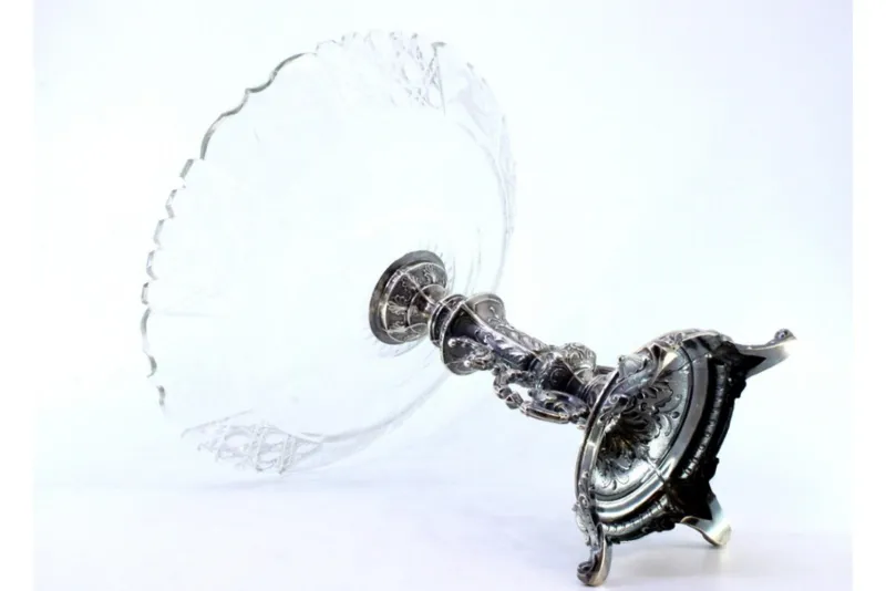 Pamono Fruit Bowl Centerpiece in Silver and Cut Glass with Acanthus Leaves and Applications> Bowls