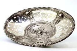 Pamono Fruit Bowl in Cut-Out Silver with Central Floral Relief and Pearly Frieze Edge> Bowls