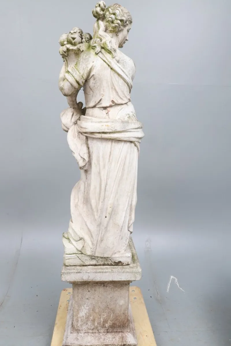 Hot Pamono Garden Statue of Fortuna with the Horn of Plenty