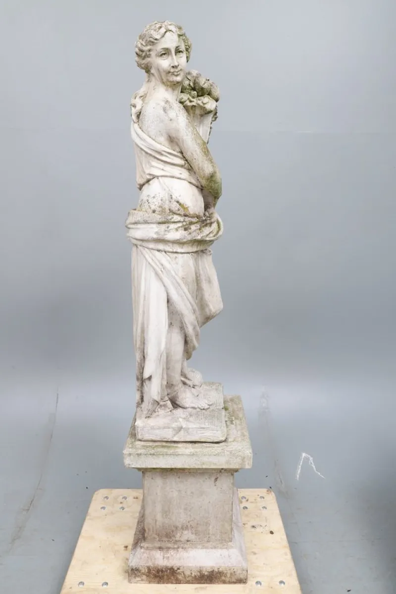 Hot Pamono Garden Statue of Fortuna with the Horn of Plenty
