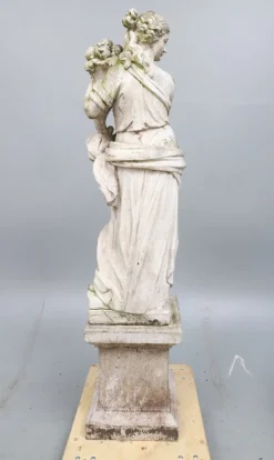 Hot Pamono Garden Statue of Fortuna with the Horn of Plenty
