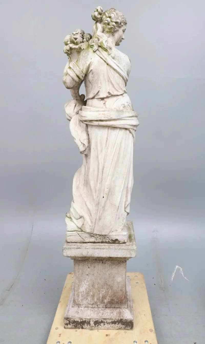 Hot Pamono Garden Statue of Fortuna with the Horn of Plenty