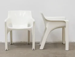 Clearance Pamono Gaudì Chairs by Vico Magistretti for Artemide, Italy, 1970s, Set of 2