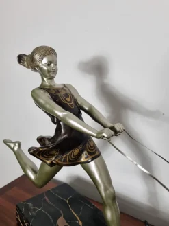 New Pamono Geo Maxim, Art Deco Sculpture of Young Girl Running with Greyhounds, 1920s, Metal on Marble Base