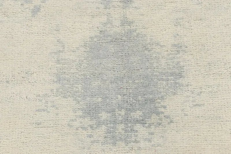 Pamono Geometric Ivory Blue Wool and Silk Runner from R&K Principal Jahanshah Nazmiyal> Carpets & Textiles|Carpets & Textiles