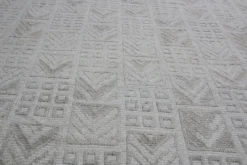 New Pamono Geometric Rug from R&K Principal Jahanshah Nazmiyal