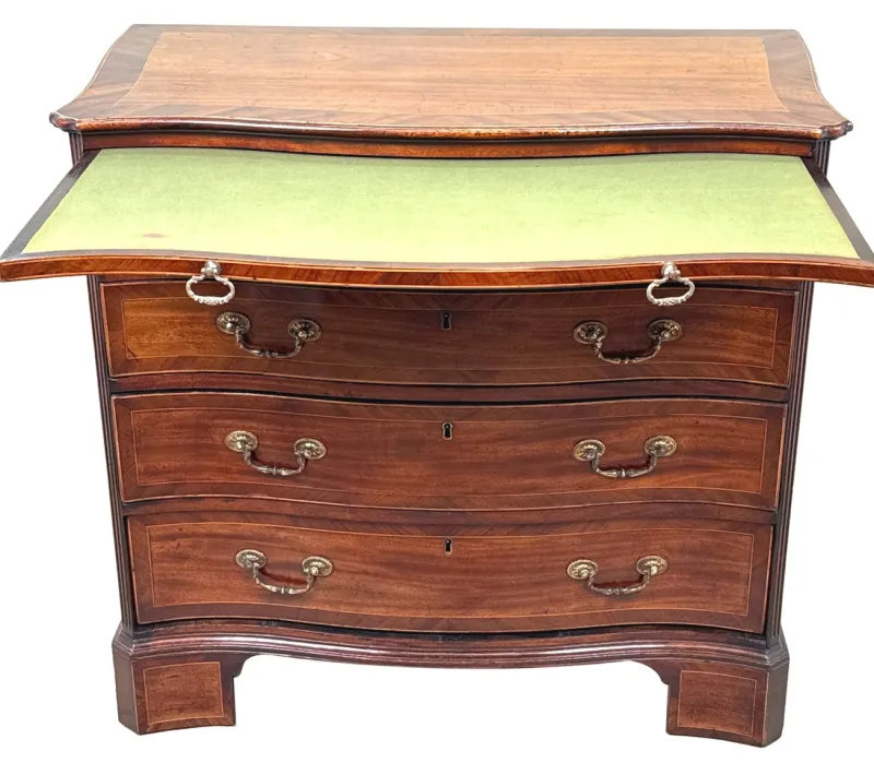 Pamono George III Mahogany Serpentine Chest of Drawers, 1770> Dressers, Commodes & Chests
