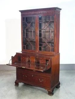 Sale Pamono George III Secretaire with Bookshelves, England, 1700s