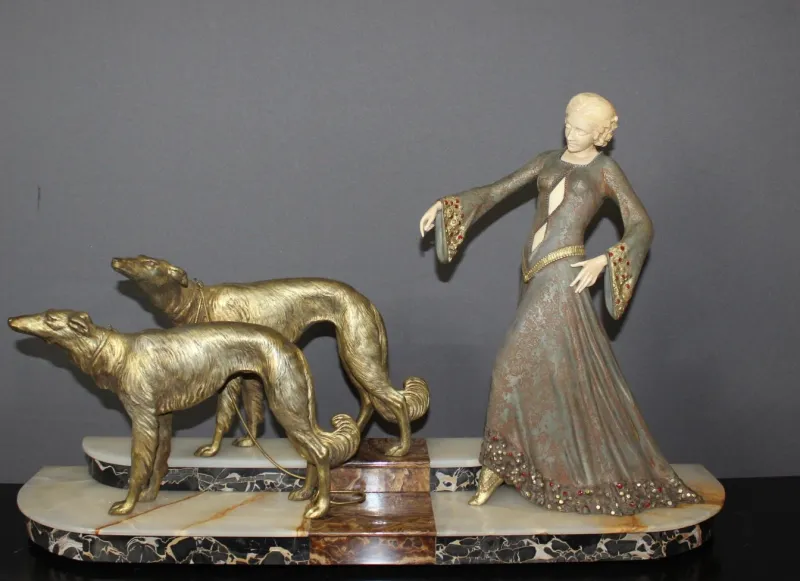 Hot Pamono Georges Gori, Woman with Greyhounds, 1925, Faux Chryséléphantine