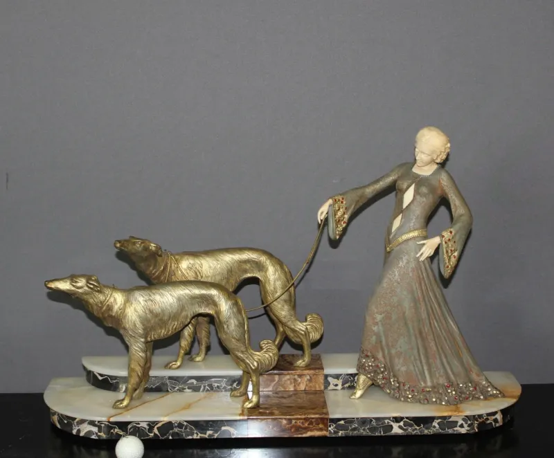 Hot Pamono Georges Gori, Woman with Greyhounds, 1925, Faux Chryséléphantine