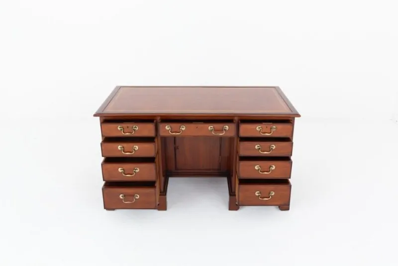 Sale Pamono Georgian Desk in Mahogany