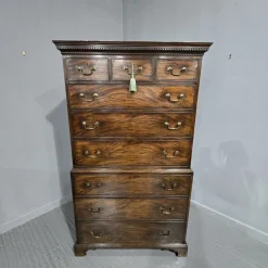 Hot Pamono Georgian Mahogany Chest on Chest of Drawers, 1750s