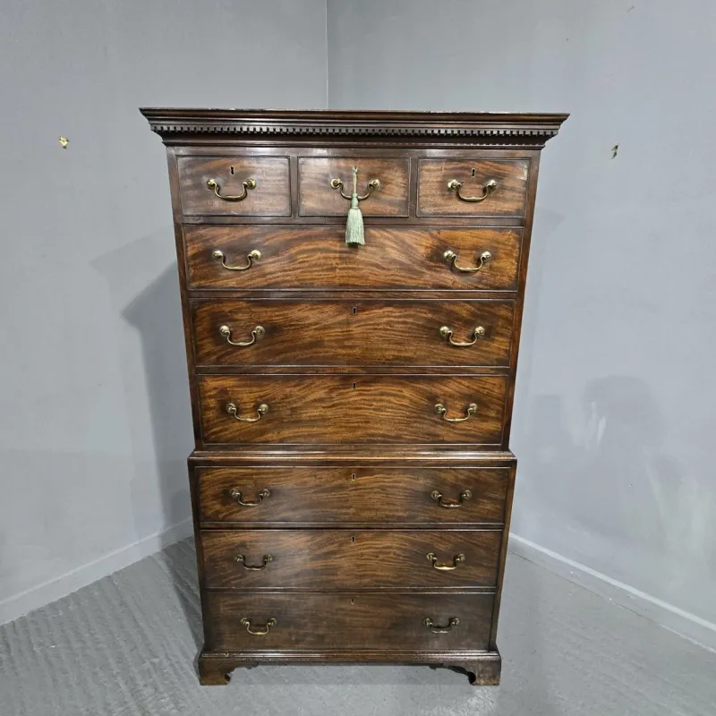 Hot Pamono Georgian Mahogany Chest on Chest of Drawers, 1750s