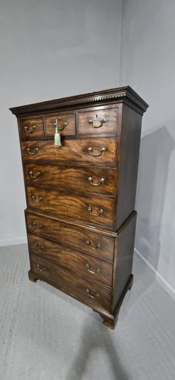 Hot Pamono Georgian Mahogany Chest on Chest of Drawers, 1750s