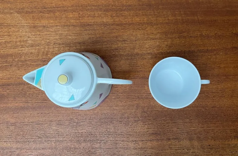 Pamono German Postmodern VIP Collection Teapot or Coffeepot with Cup by Seltmann Weiden, Set of 2> Coffee & Tea Service