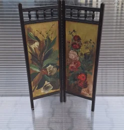 Online Pamono German Screen in Black Lacquered Beech Wood with Original Painting on the Inside, 1890s
